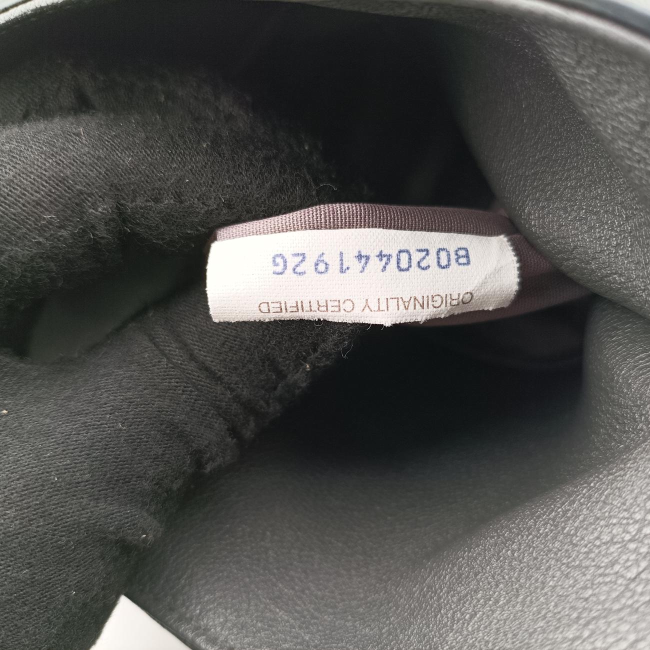 イントレチャートグレーレザーB02044192G中古 イントレチャートグレーレザーB02044192G中古