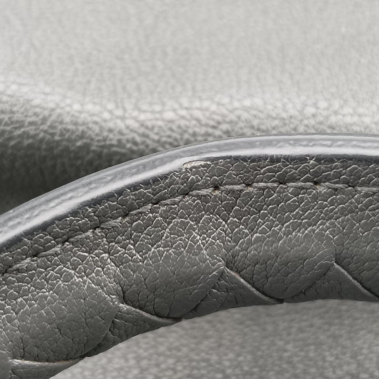 イントレチャートグレーレザーB02044192G中古 イントレチャートグレーレザーB02044192G中古