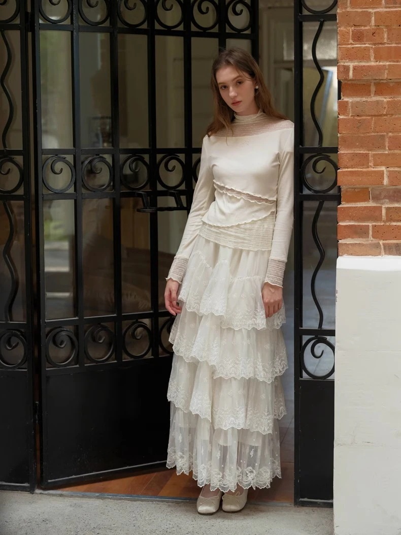 無地 フリル ウエストゴム ティアード フレア/Aライン ロングスカート [ホワイト]