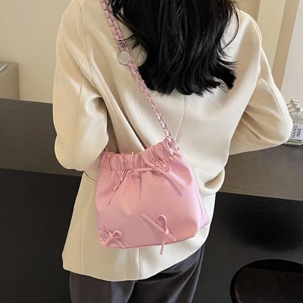 Qoo10] シルバー 巾着バッグ 肩掛け レディース