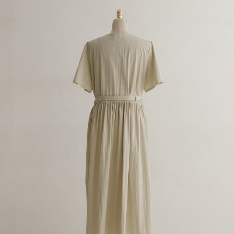 [Elysia] フリル付きベルト付きVショートスリーブドレス