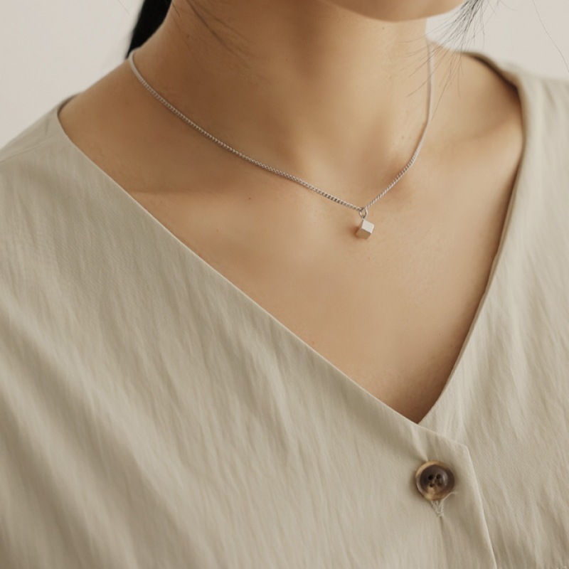 [Elysia] フリル付きベルト付きVショートスリーブドレス