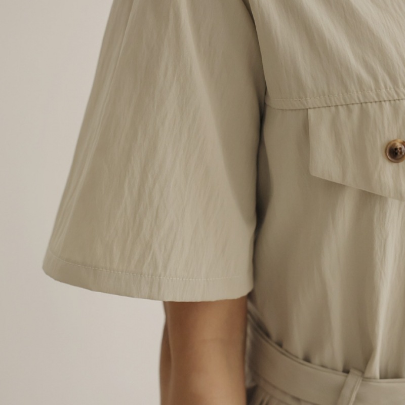 [Elysia] フリル付きベルト付きVショートスリーブドレス