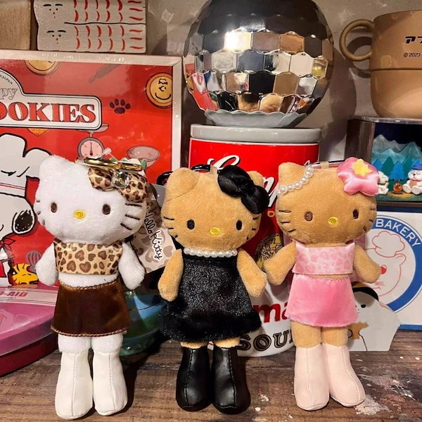 【20年ほど前】ハローキティ スカーフ付きぬいぐるみストラップ 20年ほど前】ハローキティ スカーフ付きぬいぐるみストラップ 20