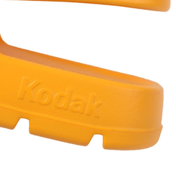 [KODAK] Breeze スリッパ - 3色 *韓国ファッション 𝗞𝗼𝗱𝗮𝗸 𝗕𝗥𝗘𝗘𝗭𝗘 𝗦𝗔𝗡𝗗𝗔𝗟 Take Breeze! Where the