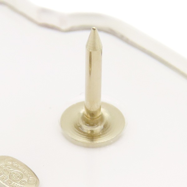 シャネル CHANEL ブローチ ピンブローチ 車 プラスチック ピンク ゴールド金具 ピンバッチ クルーズコレクション D24C 【箱】【中古】 シャネル CHANEL ブローチ ピンブローチ 車 プラスチック ピンク ゴールド金具 ピンバッチ クルーズコレクション D24C 【箱】【中古】