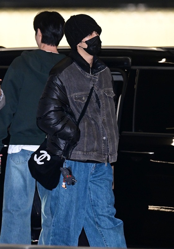 [Stray Kids ハン着用] YIAYIA AND FRIENDS サンタロバキーリング グレー 韓国製 ファン必須アイテム