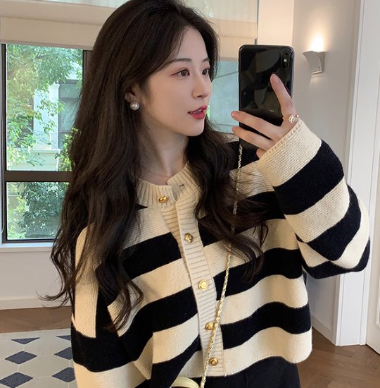 ニットカーディガン レディース カーディガン ボーダー ゴールドボタン 羽織 長袖 コントラストカラー 配色 ルーズシルエット カジュアル お出掛け おしゃれ セーター ニットカーディガン ニットカーディガン レディース カーディガン ボーダー ゴールドボタン 羽織 長袖 コントラストカラー 配色 ルーズシルエット カジュアル お出掛け おしゃれ セーター ニットカーディガン