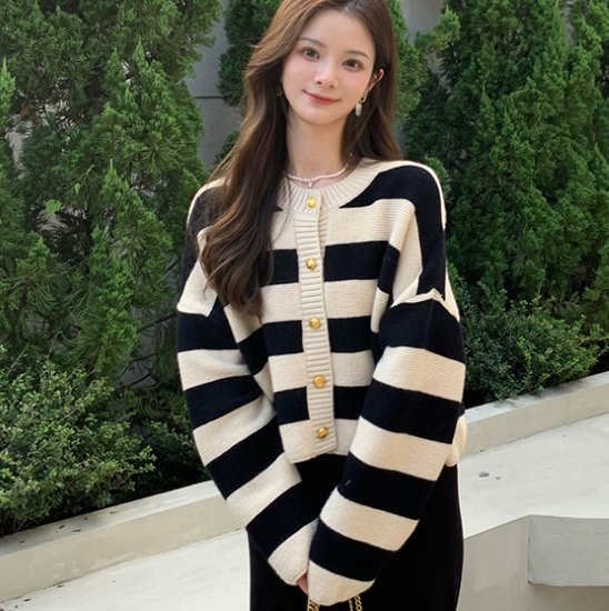 ニットカーディガン レディース カーディガン ボーダー ゴールドボタン 羽織 長袖 コントラストカラー 配色 ルーズシルエット カジュアル お出掛け おしゃれ セーター ニットカーディガン ニットカーディガン レディース カーディガン ボーダー ゴールドボタン 羽織 長袖 コントラストカラー 配色 ルーズシルエット カジュアル お出掛け おしゃれ セーター ニットカーディガン
