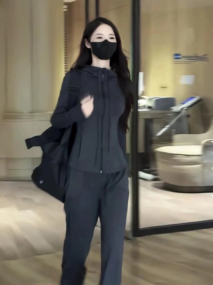 ハイエンドのカスタマイズ-女性用ヨーロッパカジュアルスポーツウェアスーツ春と秋のスタイルファッショナブルスリムスリムスウェットシャツランニングツーピースセット