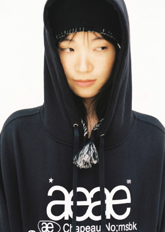 さくちゃんaeae WEB LOGO LOOSED HOODIE WEB LOGO LOOSED HOODIE [NAVY] – aeae JAPAN