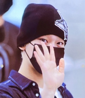 Doodle Star Short (Black) TWSシンユ着用！かわいいビーニー ENHYPEN声優着用！！ ビーニー帽子