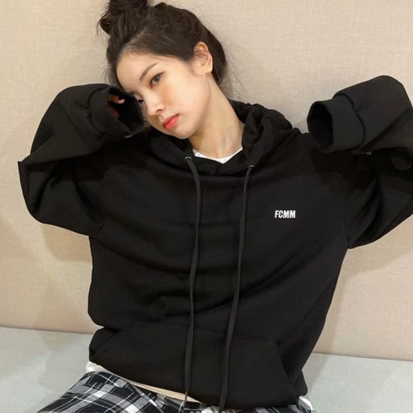 TWICE チェヨンちゃん着用 韓国ブランド【FCMM】 スエット パーカー CLUB ESSENTIAL HOODIE 国内発送