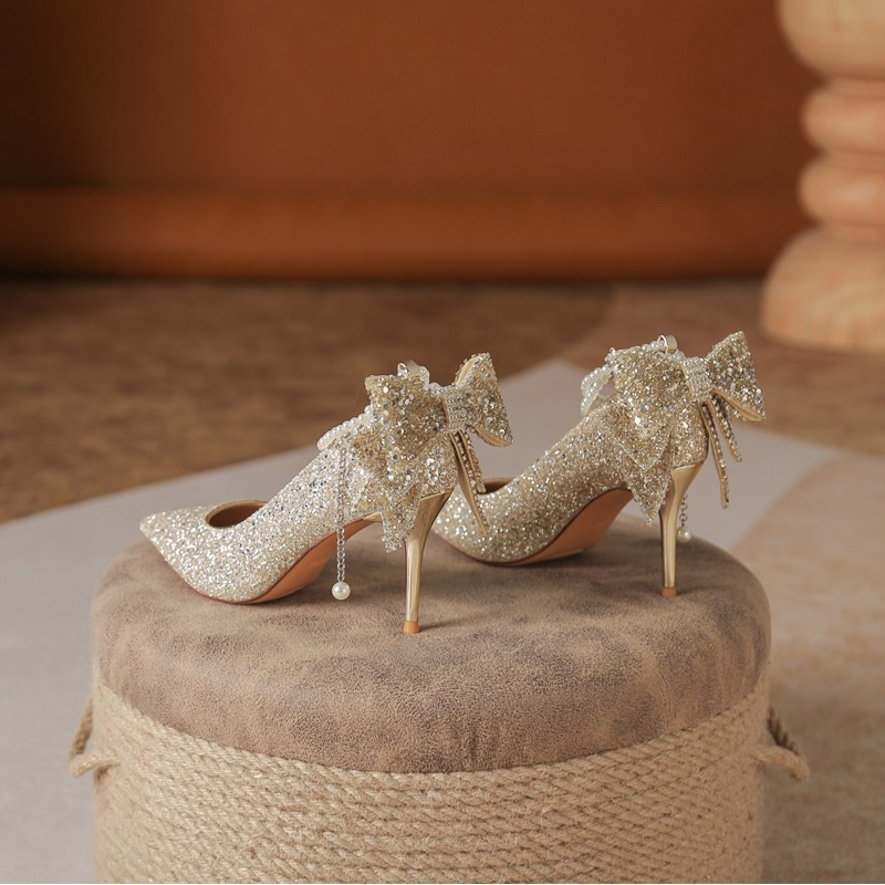 パンプス 痛くない クリスタルスパンコール成人式真珠チェーンリボン女性ハイヒール結婚靴 靴レディースパンプス ローヒール ポインテッドトゥ パンプス 痛くない クリスタルスパンコール成人式真珠チェーンリボン女性ハイヒール結婚靴 靴レディースパンプス ローヒール ポインテッドトゥ