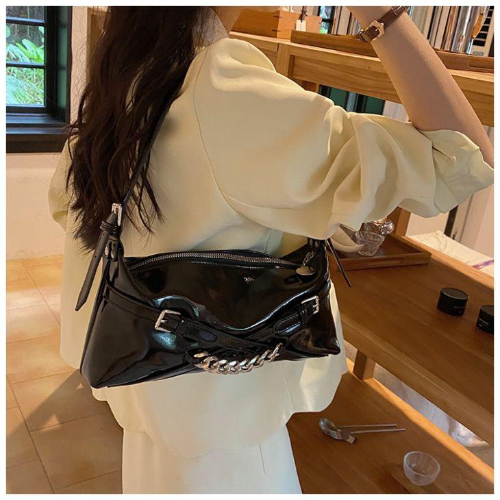 【期間限定】メタリック ショルダー ハンドバッグ トートバッグ 2way チェーン ファスナー 【azkss24-208】【予約販売:15-20日入荷予定順次発送】60込 【期間限定】メタリック ショルダー ハンドバッグ トートバッグ 2way チェーン ファスナー 【azkss24-208】【予約販売:15-20日入荷予定順次発送】60込