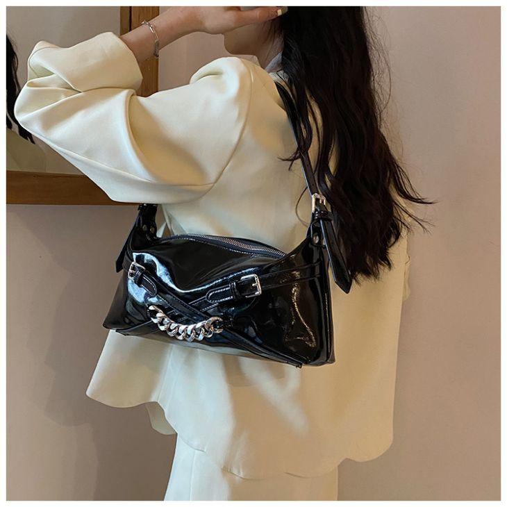 【期間限定】メタリック ショルダー ハンドバッグ トートバッグ 2way チェーン ファスナー 【azkss24-208】【予約販売:15-20日入荷予定順次発送】60込 【期間限定】メタリック ショルダー ハンドバッグ トートバッグ 2way チェーン ファスナー 【azkss24-208】【予約販売:15-20日入荷予定順次発送】60込