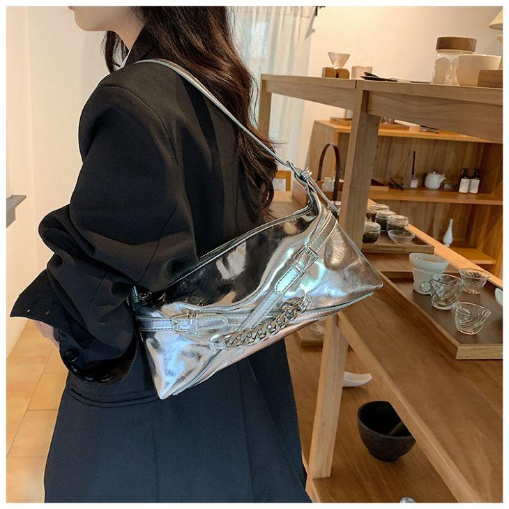 【期間限定】メタリック ショルダー ハンドバッグ トートバッグ 2way チェーン ファスナー 【azkss24-208】【予約販売:15-20日入荷予定順次発送】60込 【期間限定】メタリック ショルダー ハンドバッグ トートバッグ 2way チェーン ファスナー 【azkss24-208】【予約販売:15-20日入荷予定順次発送】60込