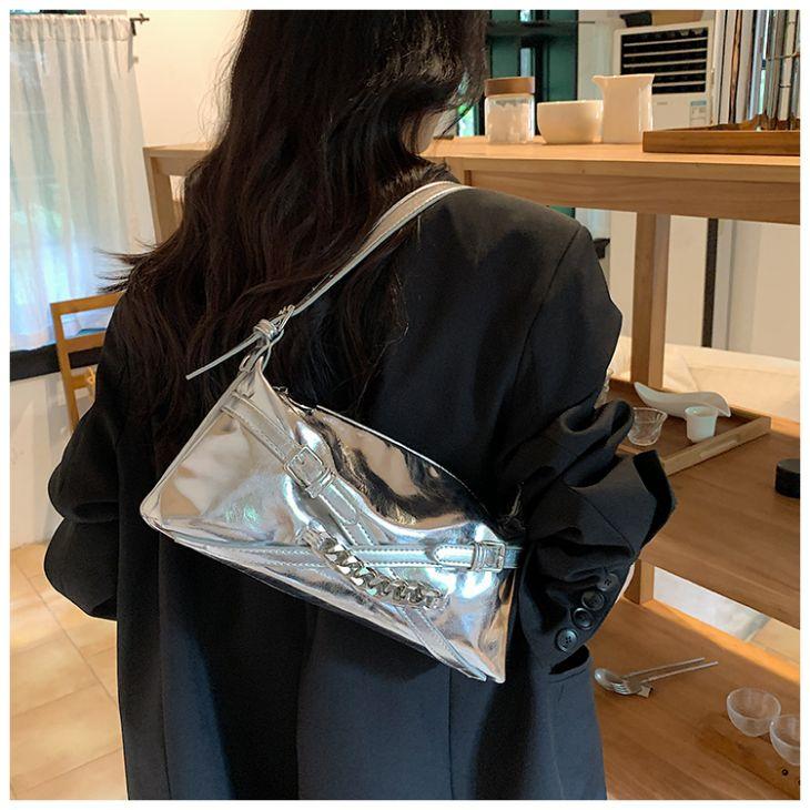 【期間限定】メタリック ショルダー ハンドバッグ トートバッグ 2way チェーン ファスナー 【azkss24-208】【予約販売:15-20日入荷予定順次発送】60込 【期間限定】メタリック ショルダー ハンドバッグ トートバッグ 2way チェーン ファスナー 【azkss24-208】【予約販売:15-20日入荷予定順次発送】60込