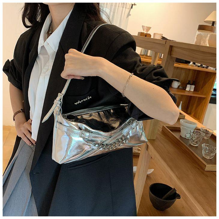 【期間限定】メタリック ショルダー ハンドバッグ トートバッグ 2way チェーン ファスナー 【azkss24-208】【予約販売:15-20日入荷予定順次発送】60込 【期間限定】メタリック ショルダー ハンドバッグ トートバッグ 2way チェーン ファスナー 【azkss24-208】【予約販売:15-20日入荷予定順次発送】60込