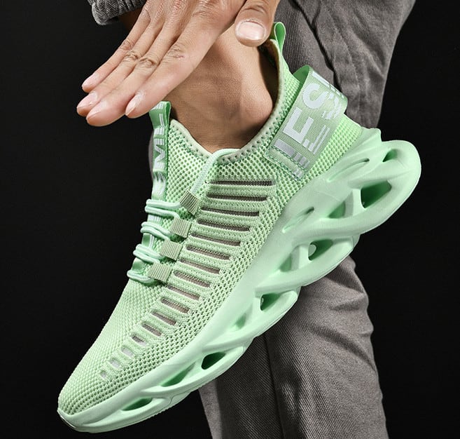 靴 シューズ 人気 おすすめ おしゃれ お洒落 はやり 流行り 激安 安い お得 プチプラ スニーカー 運動靴 ニット メッシュ 歩きやすい ハイテク 足に優しい 韓国 かっこいい fo00