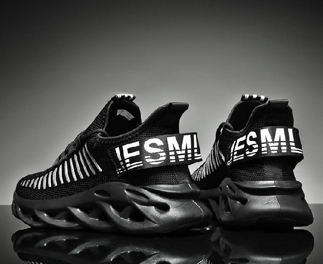 靴 シューズ 人気 おすすめ おしゃれ お洒落 はやり 流行り 激安 安い お得 プチプラ スニーカー 運動靴 ニット メッシュ 歩きやすい ハイテク 足に優しい 韓国 かっこいい fo00