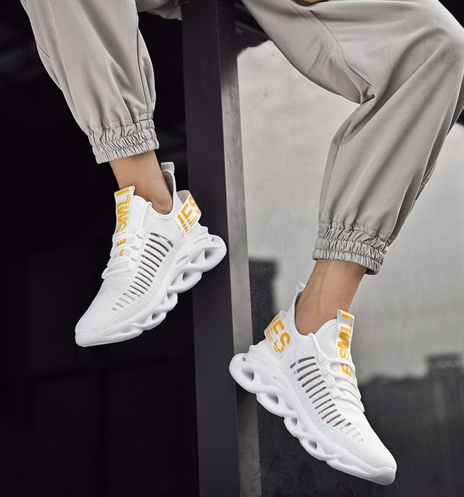 靴 シューズ 人気 おすすめ おしゃれ お洒落 はやり 流行り 激安 安い お得 プチプラ スニーカー 運動靴 ニット メッシュ 歩きやすい ハイテク 足に優しい 韓国 かっこいい fo00