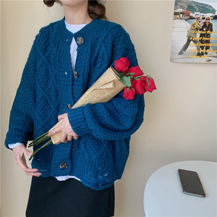 オーバーサイズ ケーブル編み ニット カーディガン トップス ミディアム丈 袖あり 長袖 ボリューム袖 ドロップショルダー ラウンドネック 襟なし ケーブルニット 編み込み 厚手 かわいい 大人可愛い オーバーサイズ ケーブル編み ニット カーディガン トップス ミディアム丈 袖あり 長袖 ボリューム袖 ドロップショルダー ラウンドネック 襟なし ケーブルニット 編み込み 厚手 かわいい 大人可愛い