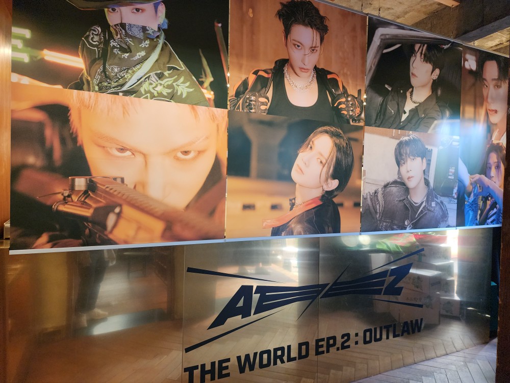 ATEEZ EVERLINE セット ATEEZ THE WORLD EP.1 : MOVEMENT Album Luckydraw photocard