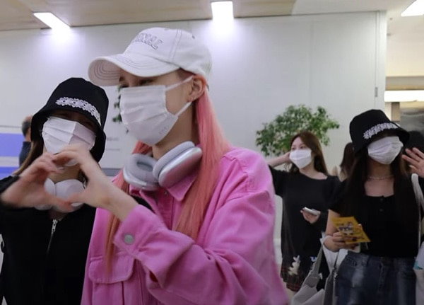 Qoo10] ILLEDIT 韓国ブランド TWICE サナちゃん 着