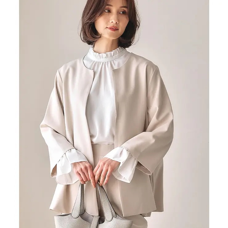 大人のきちんとシーンに大活躍フレアシルエットセットアップスーツ_3