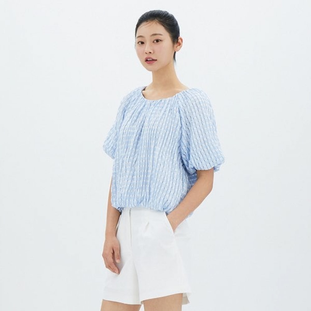 パフ半袖ボリュームブラウス AR2WB461