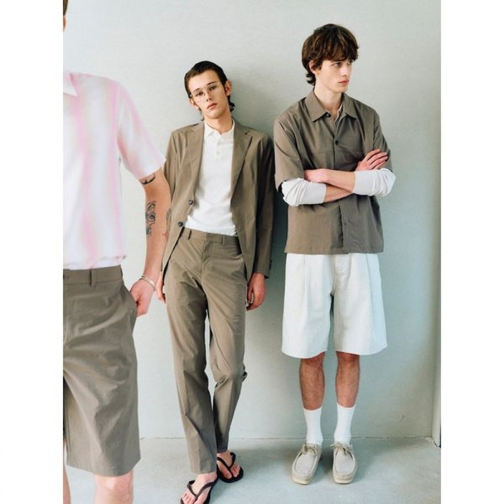 [ロガディス] 軽量ナイロンソリッドレギュラーフィットセットアップパンツベージュ (RY5321P72A)