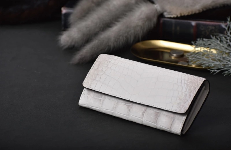 クロコダイル ヒマラヤ 本革 かぶせ 長財布 レディース メンズ ワニ革 軽量 男性 女性 リアルレザー グラデーション金運 風水 ギフト プレゼント 一粒万倍日