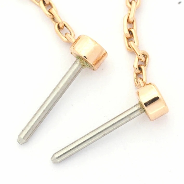 【美品】エルメス イリアード シェーヌダンクル ホワイトエナメルカラー H603001 エナメル/七宝 【ピアス】 【美品】エルメス イリアード シェーヌダンクル ホワイトエナメルカラー H603001 エナメル/七宝 【ピアス】