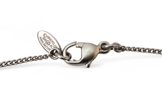 ネックレス/ペンダント ココマーク/両面ラインストーン パールモチーフ/シルバー【中古】 ネックレス/ペンダント ココマーク/両面ラインストーン パールモチーフ/シルバー【中古】