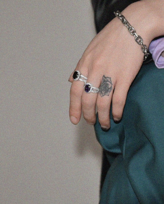 BTS JIN 着用 GOTHIC CUBIC RING ゴシック キュービック リング