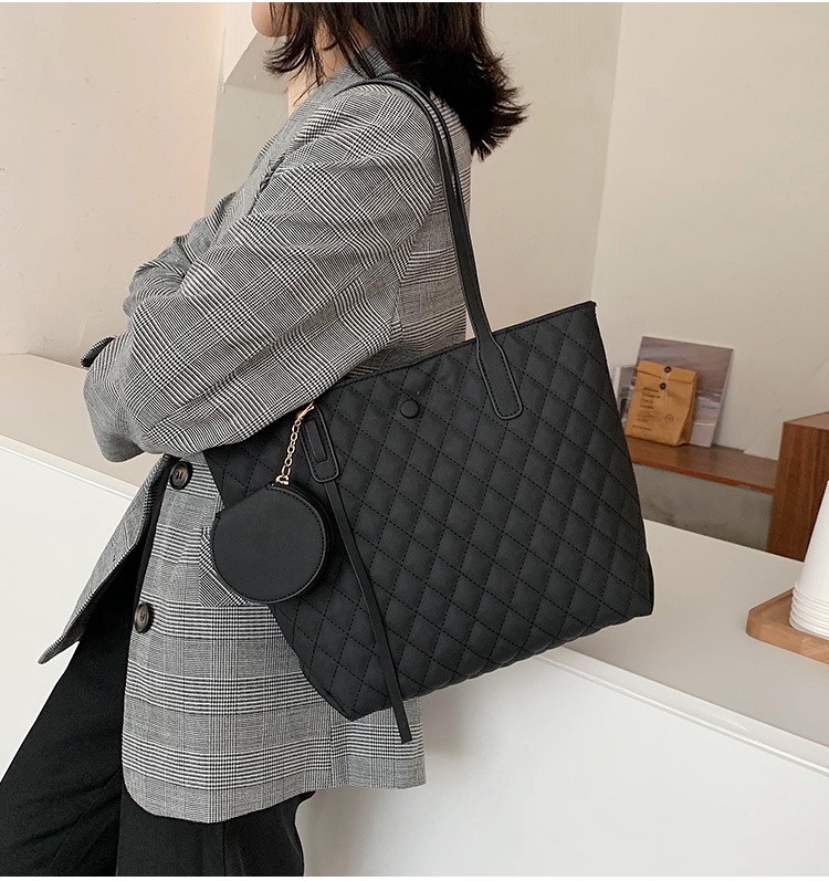 キルティングトートバッグ バッグ バック レディースバッグ トートバッグ トートバック 肩がけバック 肩掛けバック a4 A4 肩がけ 肩掛け PU キルティング かわいい 大人可愛い きれいめ キルティングトートバッグ バッグ バック レディースバッグ トートバッグ トートバック 肩がけバック 肩掛けバック a4 A4 肩がけ 肩掛け PU キルティング かわいい 大人可愛い きれいめ