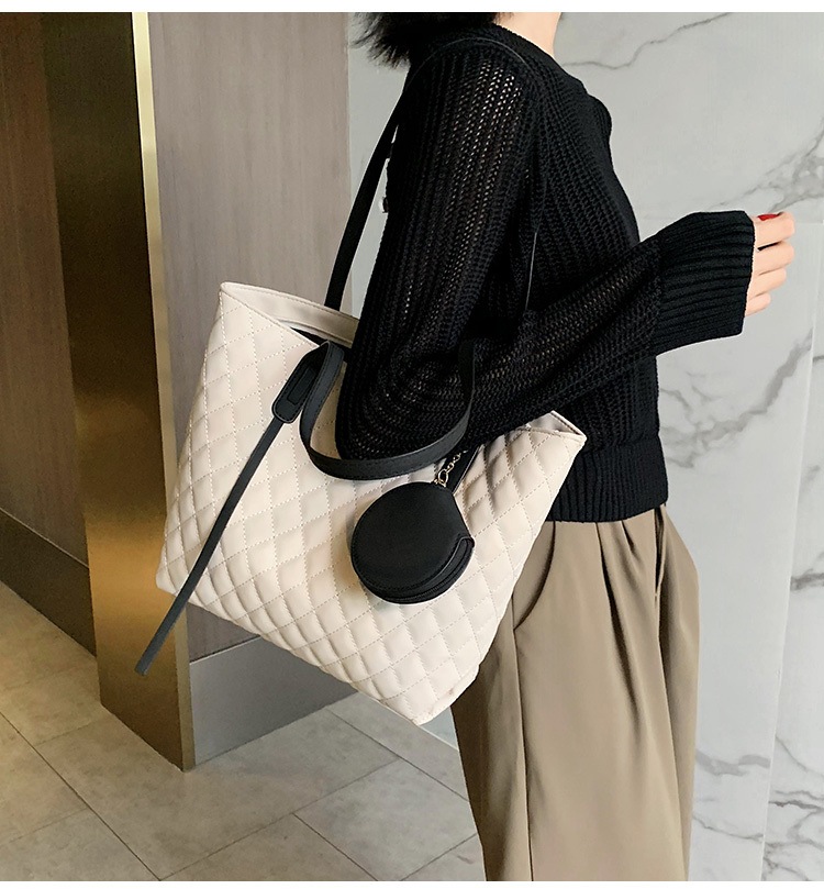 キルティングトートバッグ バッグ バック レディースバッグ トートバッグ トートバック 肩がけバック 肩掛けバック a4 A4 肩がけ 肩掛け PU キルティング かわいい 大人可愛い きれいめ キルティングトートバッグ バッグ バック レディースバッグ トートバッグ トートバック 肩がけバック 肩掛けバック a4 A4 肩がけ 肩掛け PU キルティング かわいい 大人可愛い きれいめ