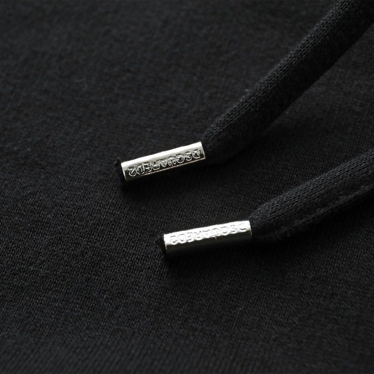 DSQUARED2 ディースクエアード パーカー Relax Fit Hoodie S74GU0891 S25516 メンズ 長袖 プルオーバー スウェット フーディロゴ 裏起毛 900 DSQUARED2 ディースクエアード パーカー Relax Fit Hoodie S74GU0891 S25516 メンズ 長袖 プルオーバー スウェット フーディロゴ 裏起毛 900