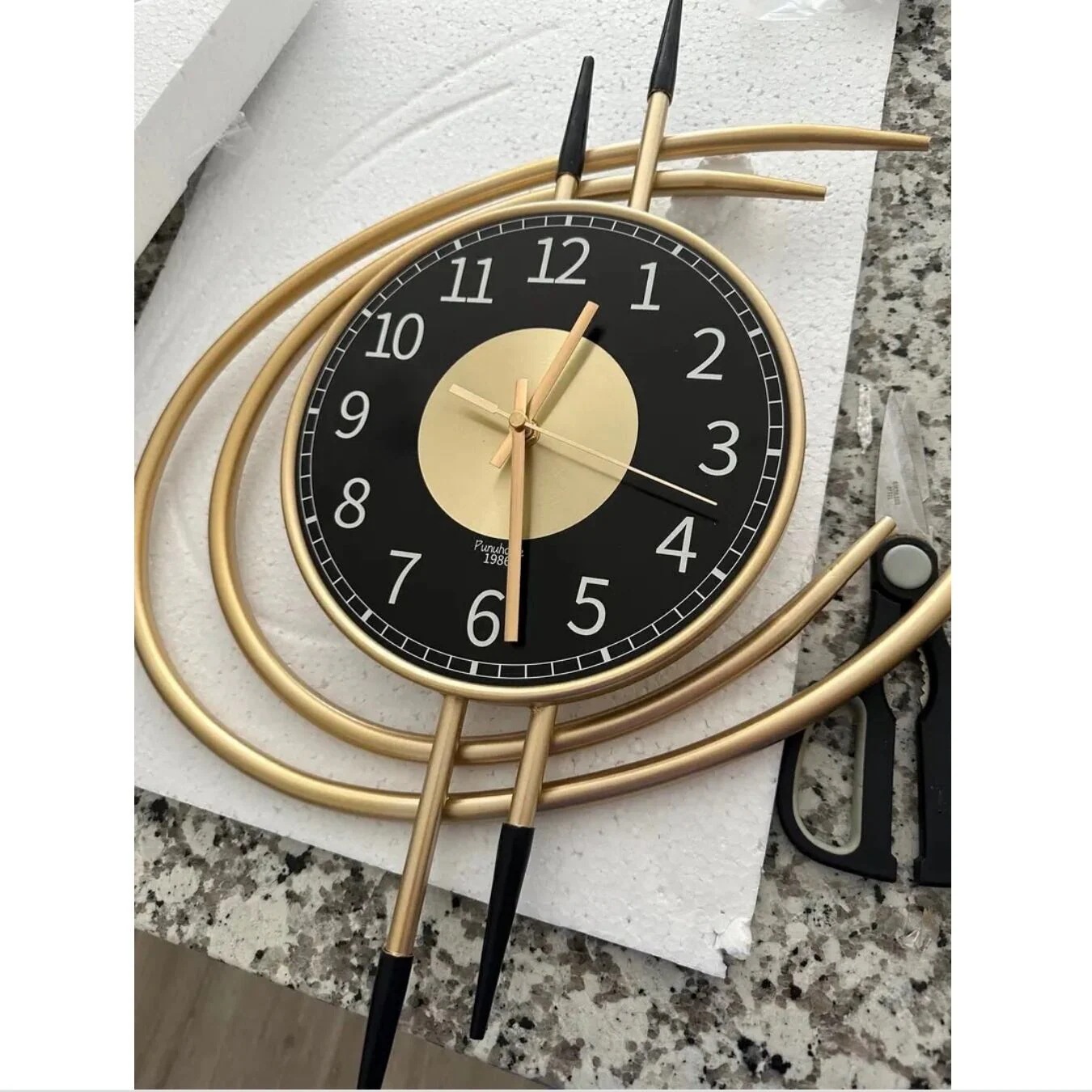 掛け時計 ラウンド 流線 サイレントクロック 柱時計 リビング ウォールクロック 単三電池 バッテリー式 シンプル インテリア 装飾品