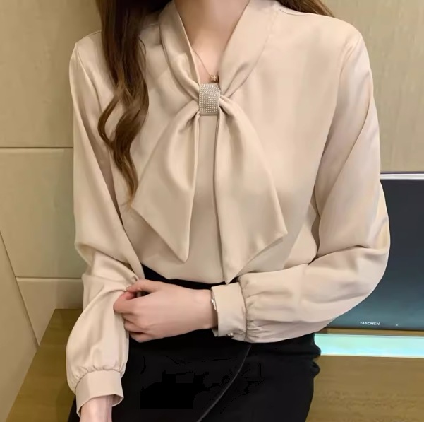 レディース トップス シャツ プルオーバー ミドル丈 長袖 Vネック ボウタイ りぼんタイ ストレート シフォン サテン 大人可愛い きれいめ シンプル 上品 おしゃれ こなれ感 エレガント レディース トップス シャツ プルオーバー ミドル丈 長袖 Vネック ボウタイ りぼんタイ ストレート シフォン サテン 大人可愛い きれいめ シンプル 上品 おしゃれ こなれ感 エレガント