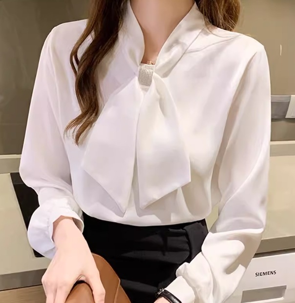 レディース トップス シャツ プルオーバー ミドル丈 長袖 Vネック ボウタイ りぼんタイ ストレート シフォン サテン 大人可愛い きれいめ シンプル 上品 おしゃれ こなれ感 エレガント レディース トップス シャツ プルオーバー ミドル丈 長袖 Vネック ボウタイ りぼんタイ ストレート シフォン サテン 大人可愛い きれいめ シンプル 上品 おしゃれ こなれ感 エレガント
