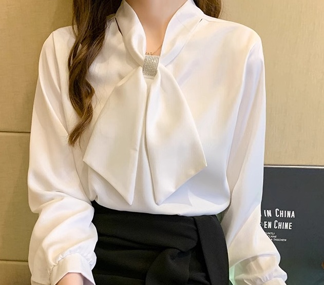 レディース トップス シャツ プルオーバー ミドル丈 長袖 Vネック ボウタイ りぼんタイ ストレート シフォン サテン 大人可愛い きれいめ シンプル 上品 おしゃれ こなれ感 エレガント レディース トップス シャツ プルオーバー ミドル丈 長袖 Vネック ボウタイ りぼんタイ ストレート シフォン サテン 大人可愛い きれいめ シンプル 上品 おしゃれ こなれ感 エレガント