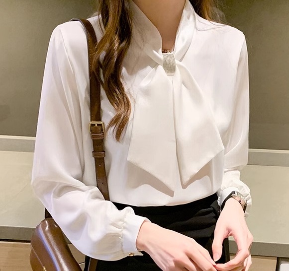 レディース トップス シャツ プルオーバー ミドル丈 長袖 Vネック ボウタイ りぼんタイ ストレート シフォン サテン 大人可愛い きれいめ シンプル 上品 おしゃれ こなれ感 エレガント レディース トップス シャツ プルオーバー ミドル丈 長袖 Vネック ボウタイ りぼんタイ ストレート シフォン サテン 大人可愛い きれいめ シンプル 上品 おしゃれ こなれ感 エレガント