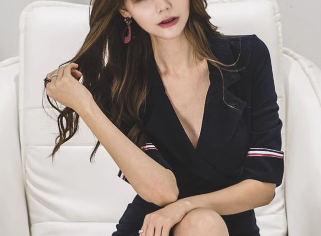 レディース ワンピース 膝丈 ミドル丈 5分袖 Vネック タイト スリム 細身 ベルト ウエストマーク スリット ファスナー ハイウエスト ボタン かわいい 大人可愛い きれいめ おしゃれ かっこいい レディース ワンピース 膝丈 ミドル丈 5分袖 Vネック タイト スリム 細身 ベルト ウエストマーク スリット ファスナー ハイウエスト ボタン かわいい 大人可愛い きれいめ おしゃれ かっこいい