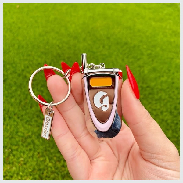 【LA限定】Glossier グロッシアー　携帯型キーホルダー　キーチェーン Glosser(グロッシアー)携帯型キーホルダーLA Keychain (Glossier