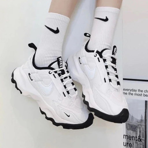 Qoo10] NIKE TC 7900 SUMMIT WHITE