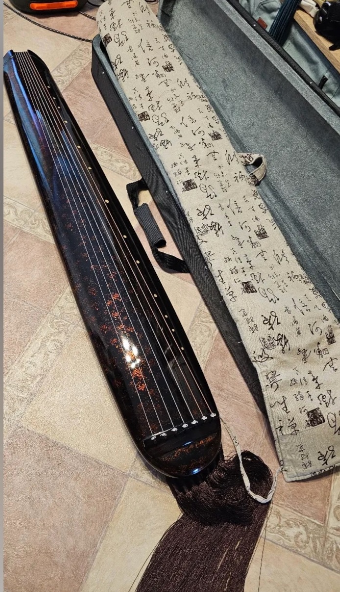 古琴 カオス式 鎌金色 中国の弦楽器 古琴 カオス式 鎌金色 中国の弦楽器