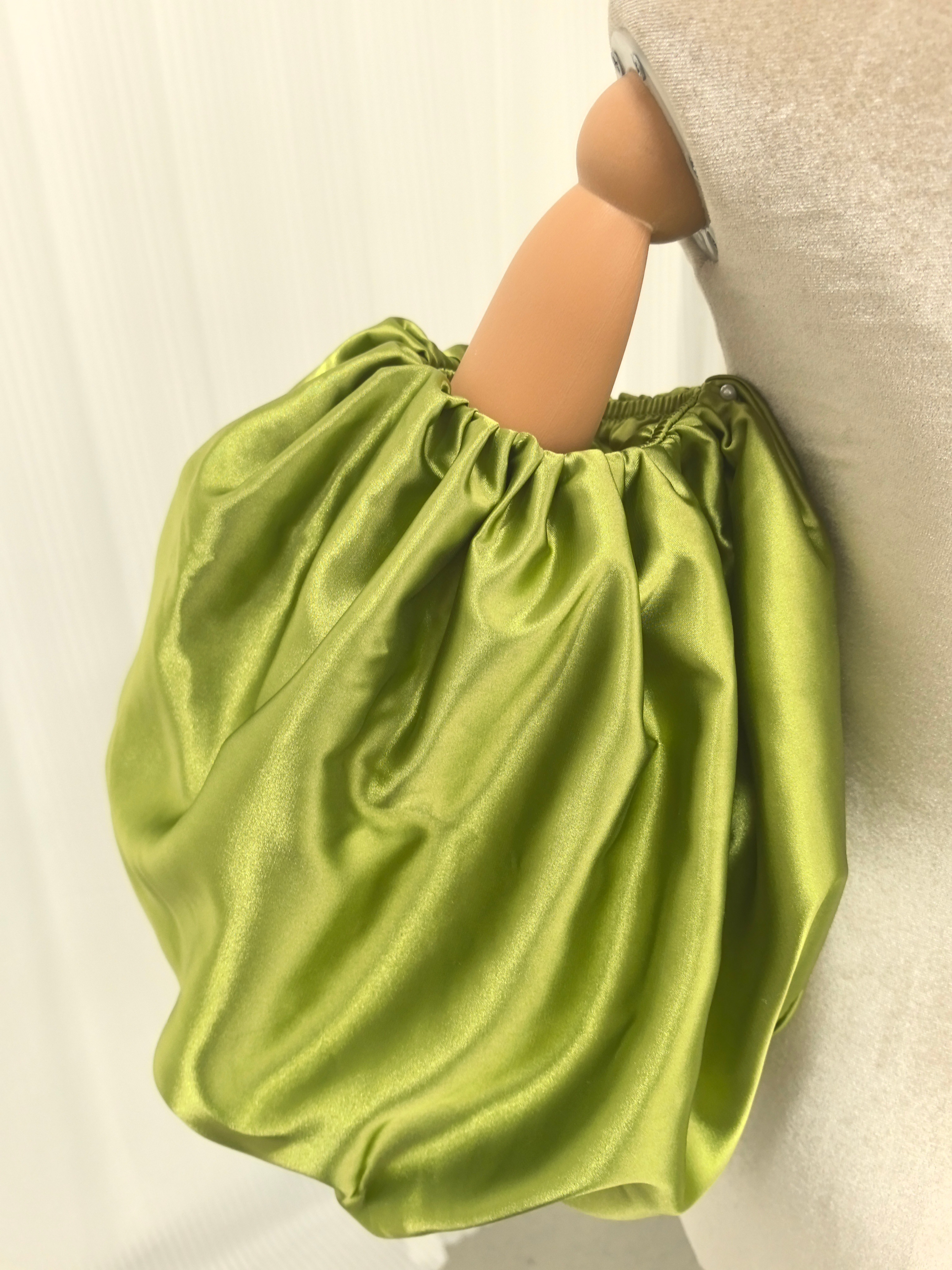 パフスリーブ グリーン 光沢サテン 取り外し袖 ストレッチ エレガント 前撮り