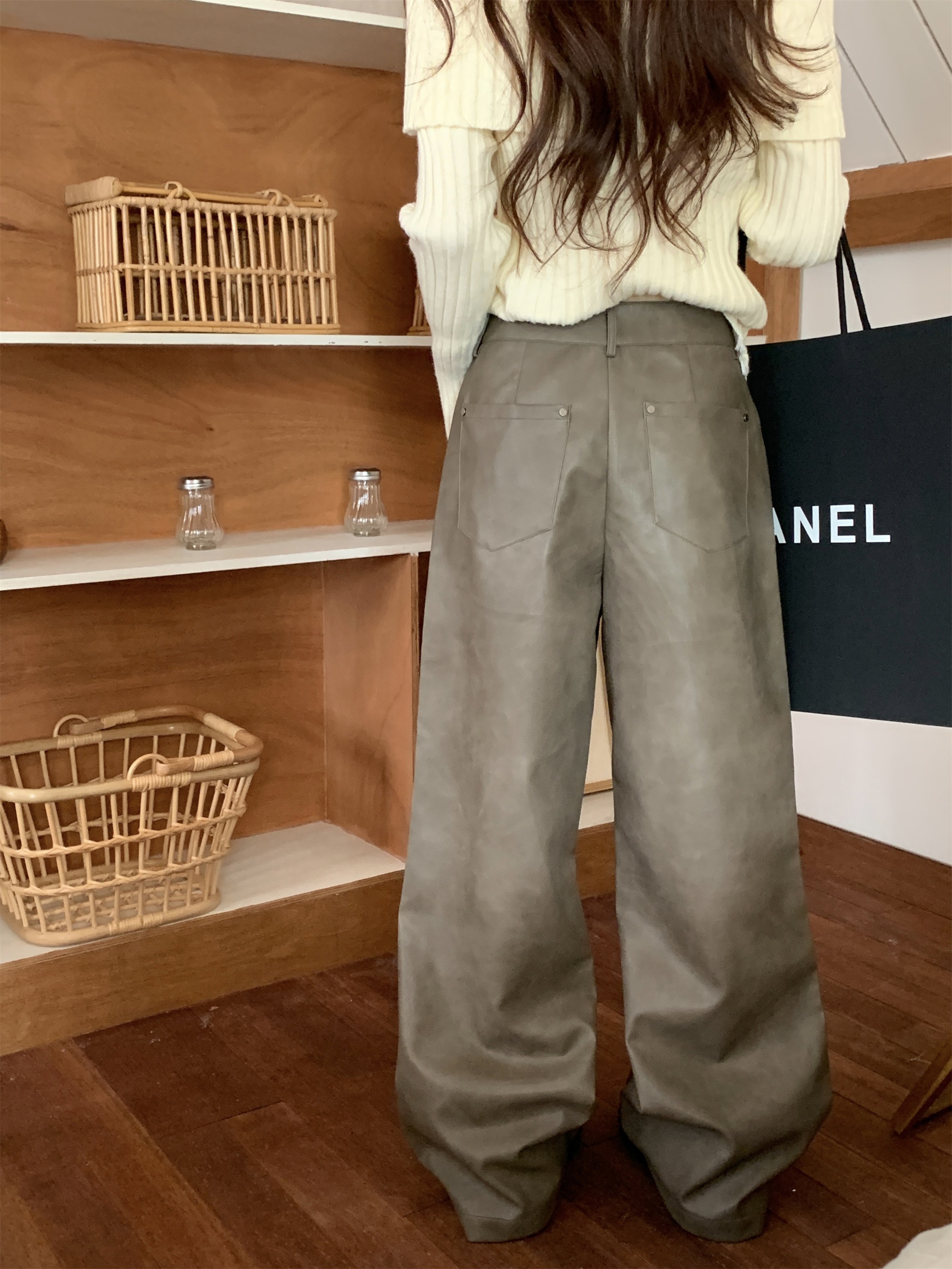 韓国 レザー スラックス ハイウエスト ワイドパンツ 秋冬 ストリート 無地 フェイクレザー ロング パーティースタイル ホームパーティーアイテム オフィススタイル ワイドパンツ エレガントスタイル